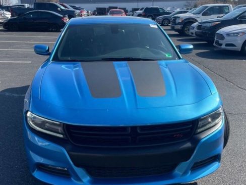 Used 2015 Dodge Charger R/T image 2