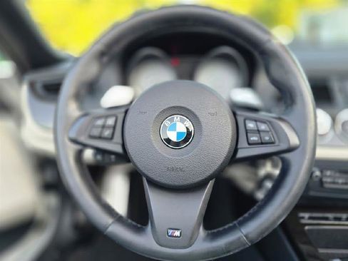 Used 2011 BMW Z4 sDrive35is image 32