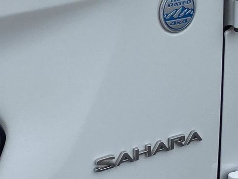 New 2023 Jeep Wrangler Unlimited Sahara w/ Cold Weather Group AWD/4WD image 28