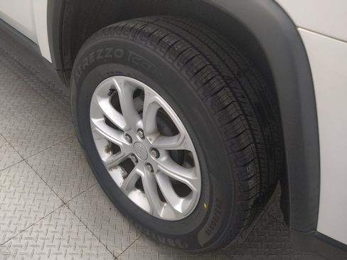 Used 2022 Jeep Grand Cherokee Laredo E RWD image 31