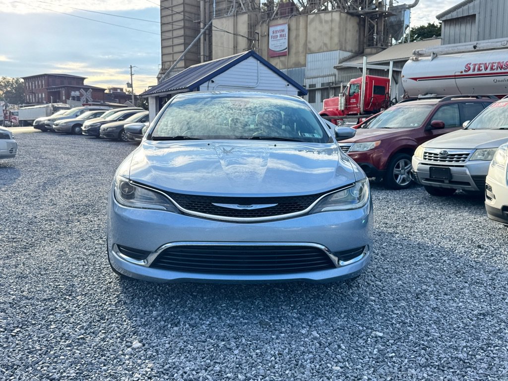 Used 2015 Chrysler 200 Limited FWD image 2