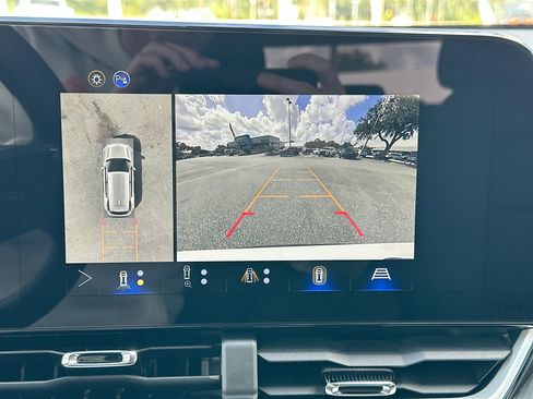 New 2026 Chevrolet Equinox LT w/ Safety and Technology Package image 21