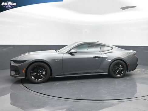 Used 2025 Ford Mustang GT RWD image 4