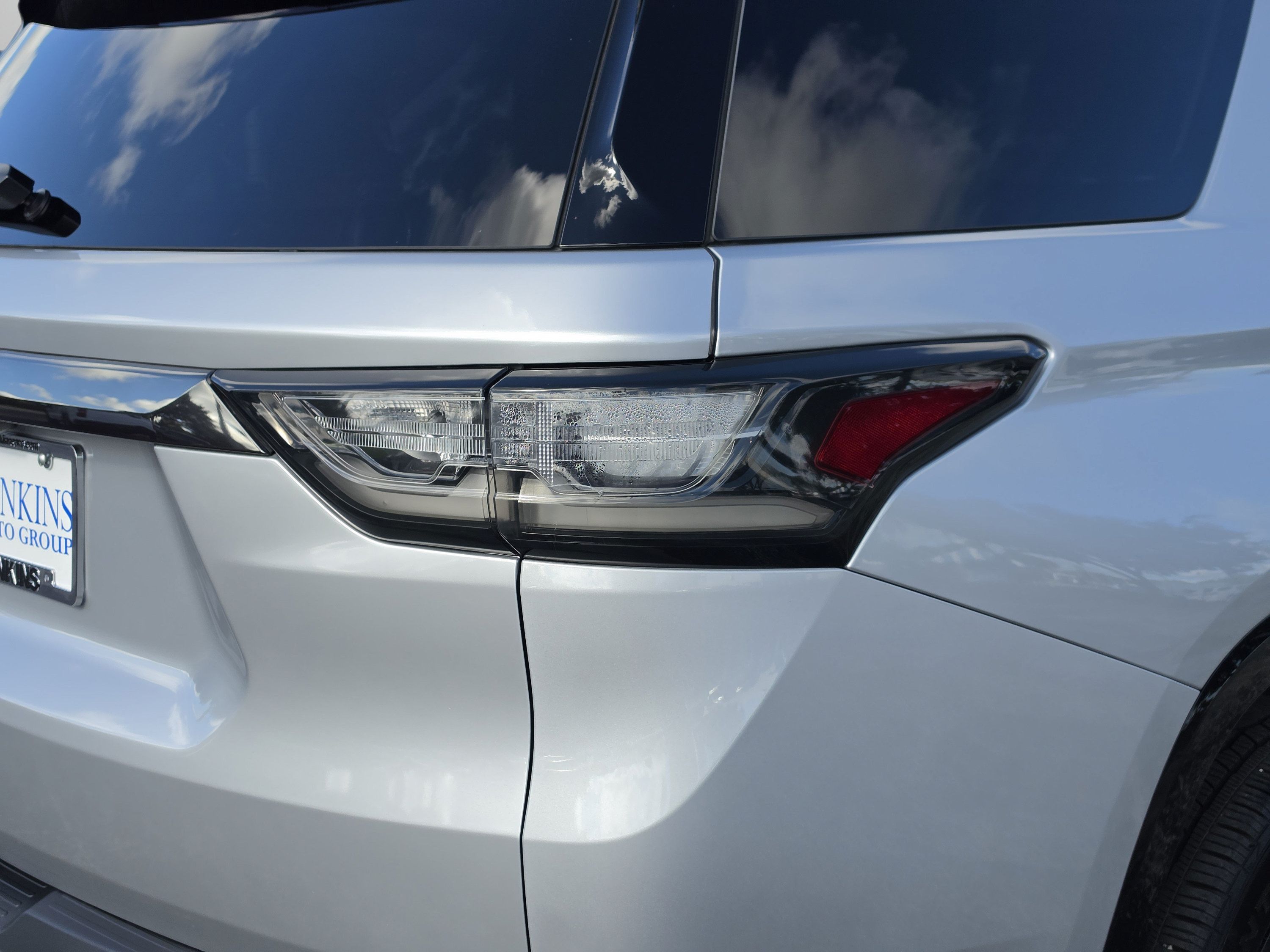 Used 2020 Chevrolet Traverse Premier w/ Redline Edition FWD image 14
