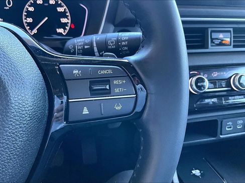 Used 2025 Honda Pilot Touring image 8