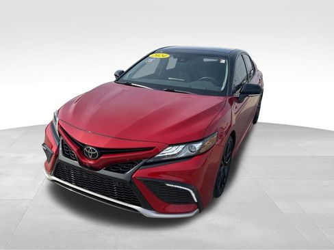 Used 2024 Toyota Camry XSE w/ Navigation Package image 3