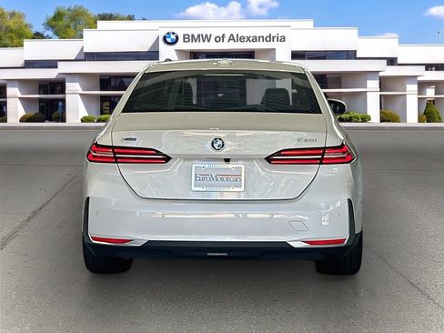 Used 2024 BMW 530i xDrive w/ Premium Package AWD/4WD image 6