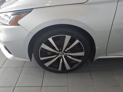 Used 2019 Nissan Altima 2.5 Platinum image 9