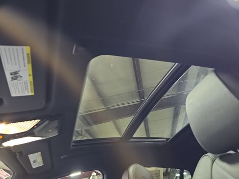 Certified 2023 BMW X6 xDrive40i w/ M Sport Package image 31