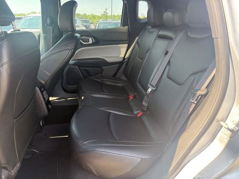 Used 2025 Jeep Compass Limited AWD/4WD image 9