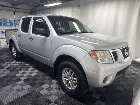 Used 2017 Nissan Frontier SV AWD/4WD image 3