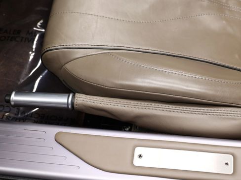 Used 2015 Aston Martin DB9 Volante Carbon Edition Convert image 15