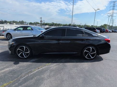 Used 2019 Honda Accord Sport image 3