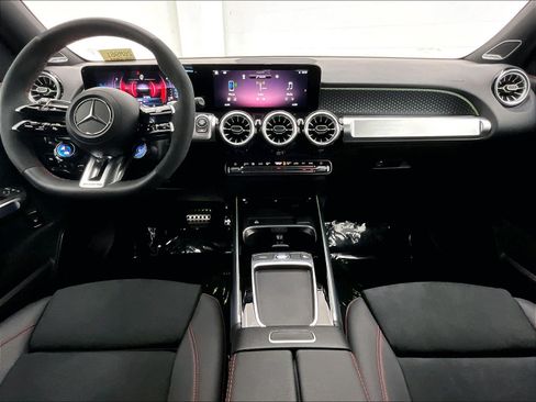 Used 2026 Mercedes-Benz GLB 35 AMG 4MATIC image 14
