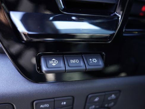 Used 2025 Chevrolet Silverado 1500 ZR2 w/ Technology Package image 31