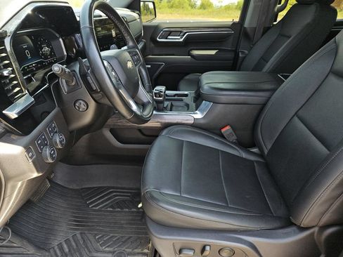 Used 2024 Chevrolet Silverado 1500 LTZ AWD/4WD image 13