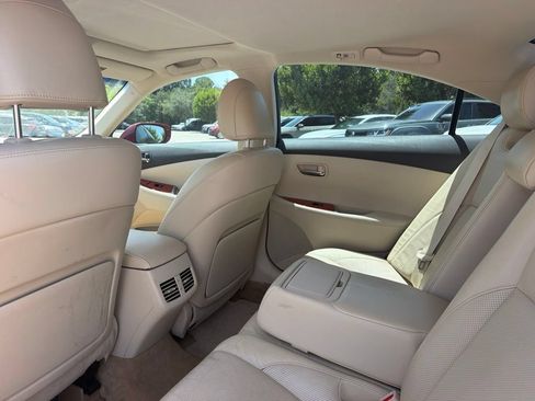 Used 2011 Lexus ES 350 w/ Preferred Accessory Package FWD image 9
