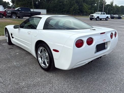 Used 2002 Chevrolet Corvette Coupe RWD image 4
