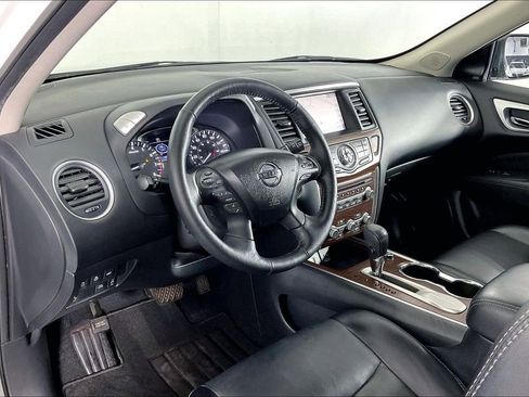 Used 2019 Nissan Pathfinder Platinum image 18