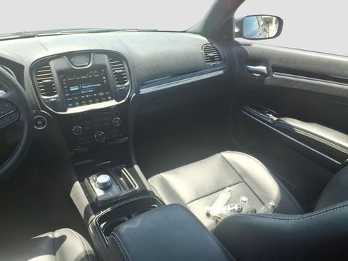 Used 2022 Chrysler 300 S w/ Comfort Group RWD image 13