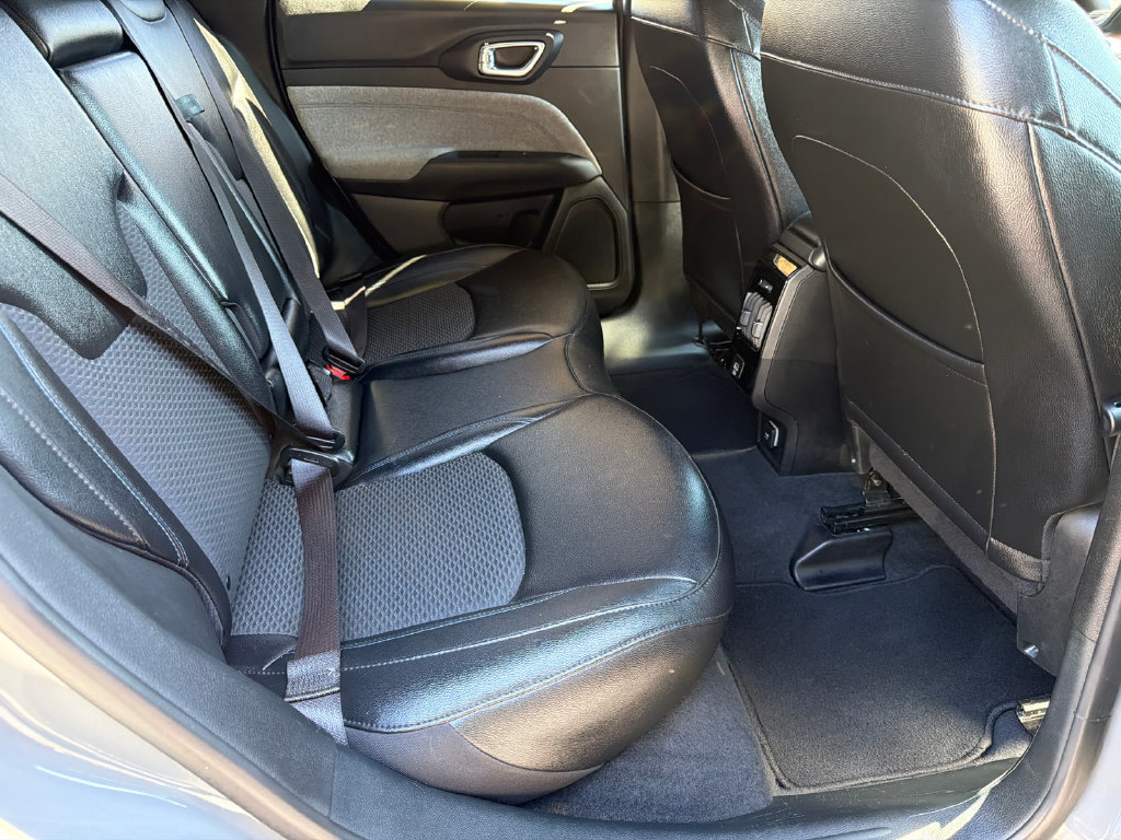 Used 2024 Jeep Compass Latitude AWD/4WD image 18