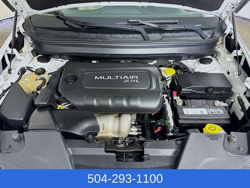 Used 2017 Jeep Cherokee Limited image 28