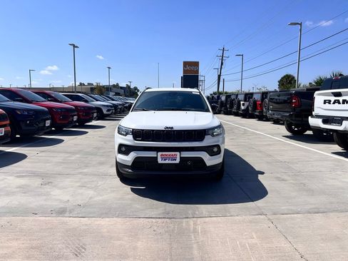 New 2026 Jeep Compass Latitude AWD/4WD image 9