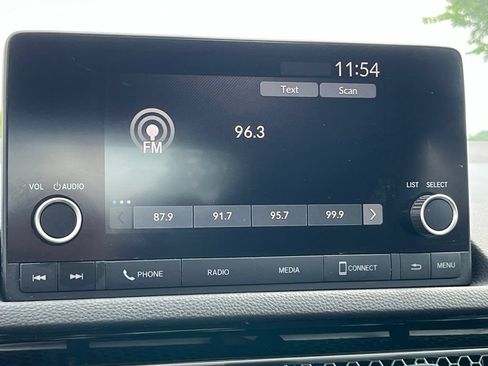 Used 2023 Honda Civic Sport image 18