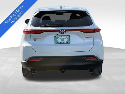 Used 2022 Toyota Venza LE image 8