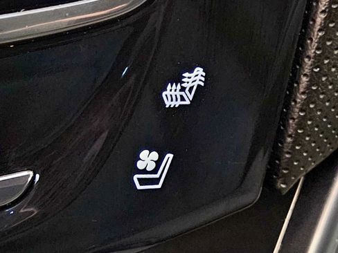 Used 2017 Cadillac XTS Luxury image 23