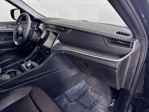 Certified 2024 Jeep Grand Cherokee L Limited w/ Luxury Tech Group II image 43