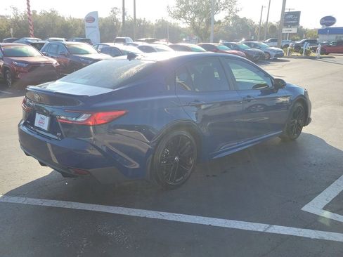 Used 2025 Toyota Camry SE image 3