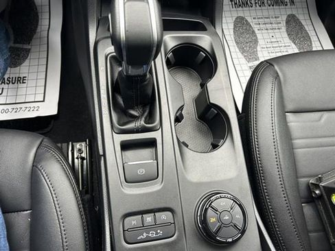 Used 2025 Ford Ranger Lariat w/ FX4 Off-Road Package image 14