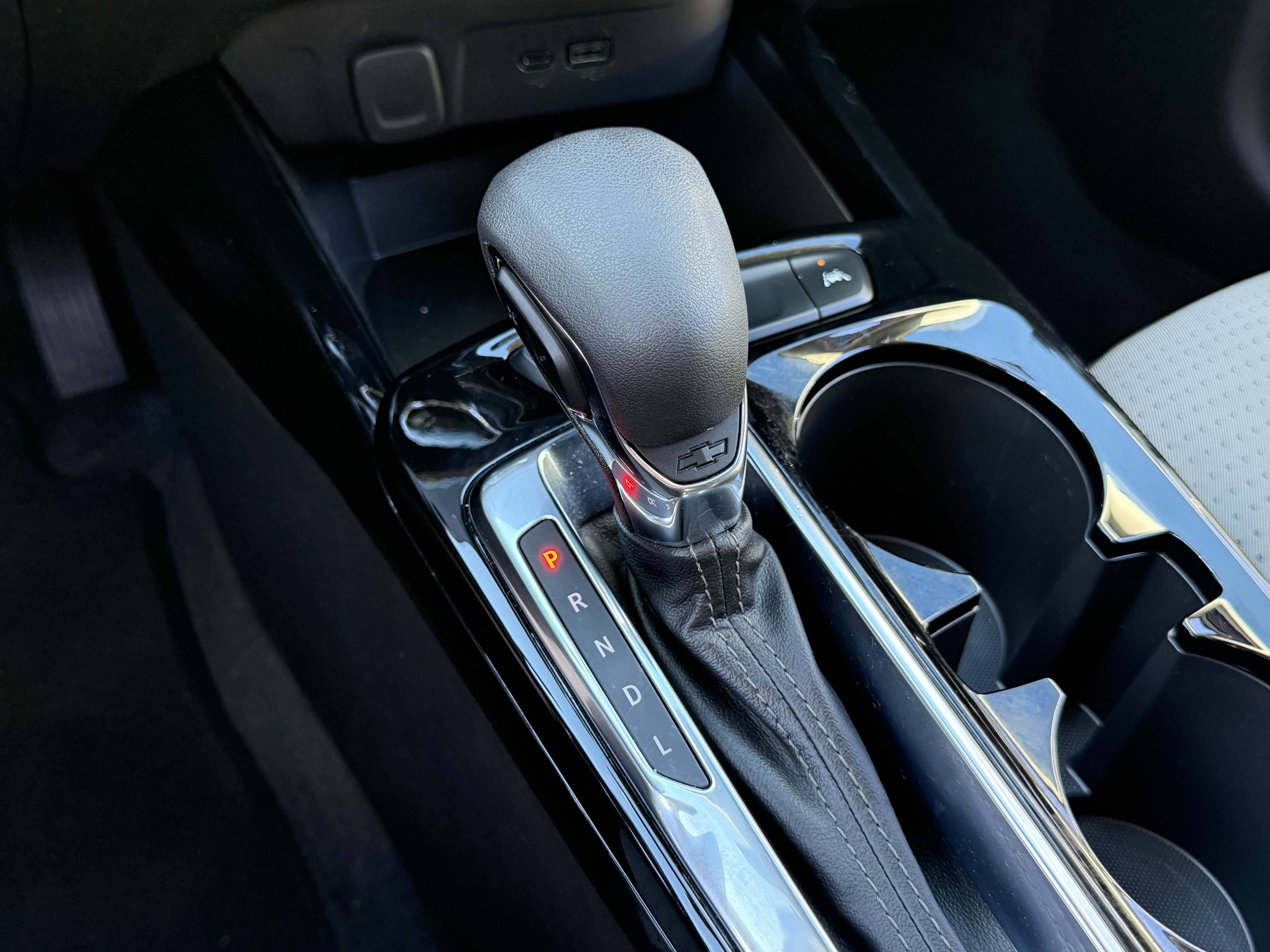 Used 2025 Chevrolet Trax LT w/ LT Convenience Package FWD image 26