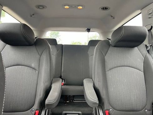 Used 2016 Chevrolet Traverse LT w/ Style and Technology Package FWD image 26