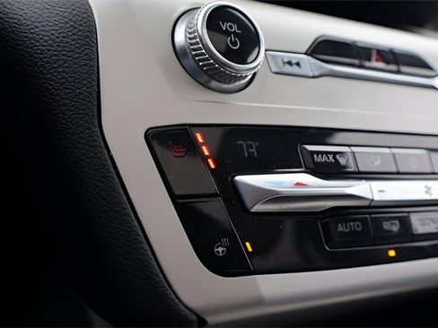 Used 2021 Ford Explorer XLT w/ Equipment Group 202A image 24