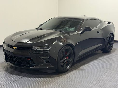 Used 2016 Chevrolet Camaro SS RWD image 1