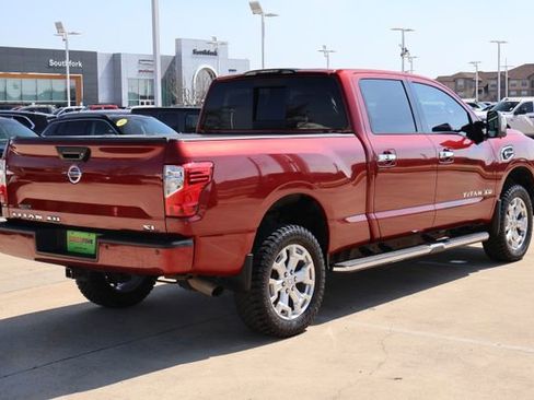 Used 2016 Nissan Titan SL image 7