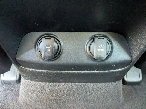 Used 2018 Kia Sorento LX image 16