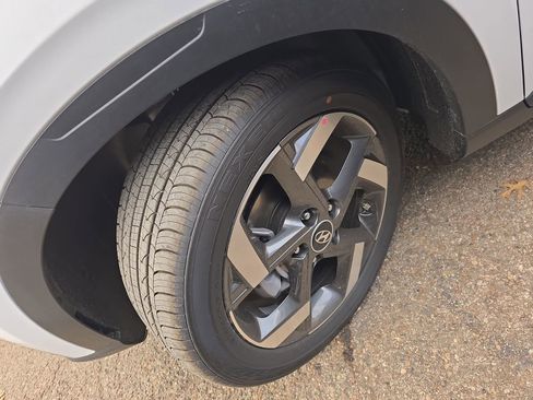 New 2026 Hyundai Venue SEL image 30