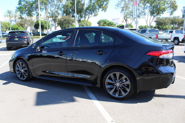 Certified 2026 Toyota Corolla SE FWD image 7