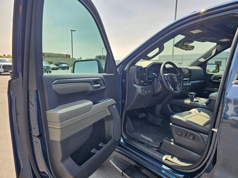 Used 2023 Chevrolet Silverado 1500 ZR2 w/ Technology Package AWD/4WD image 18