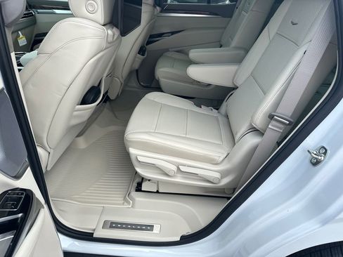 Certified 2026 Cadillac Escalade Platinum Sport w/ LPO, ONYX Package AWD/4WD image 21