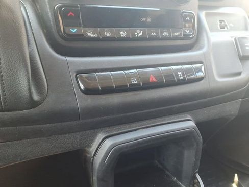 Used 2025 RAM ProMaster 2500 w/ Convenience Group FWD image 19