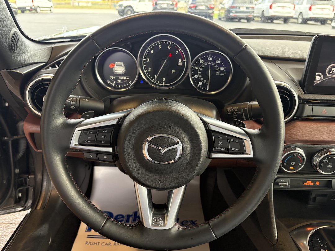 Used 2018 MAZDA MX-5 Miata RF Grand Touring RWD image 11