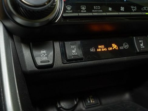 Used 2023 Toyota RAV4 XLE Premium image 15