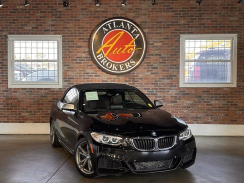 Used 2016 BMW M235i Convertible image 1