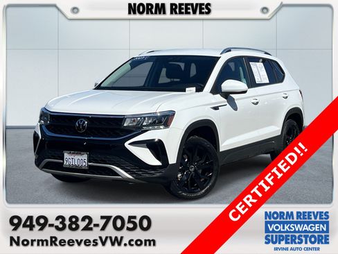 Certified 2023 Volkswagen Taos SE w/ Black Wheel Package FWD image 1