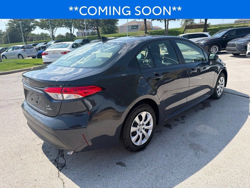 Used 2025 Toyota Corolla LE FWD image 5