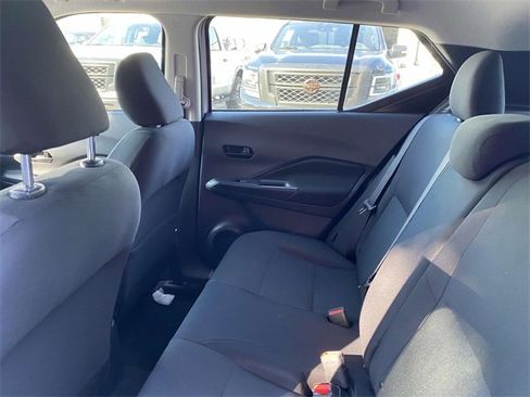 Used 2024 Nissan Kicks S image 12